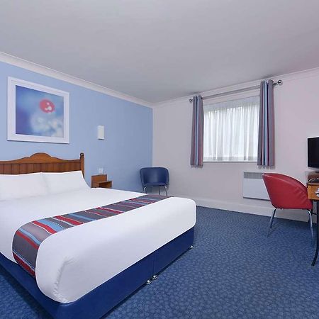 Travelodge Plymouth Roborough Rum bild