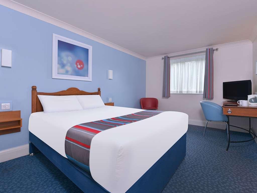 Travelodge Plymouth Roborough Rum bild