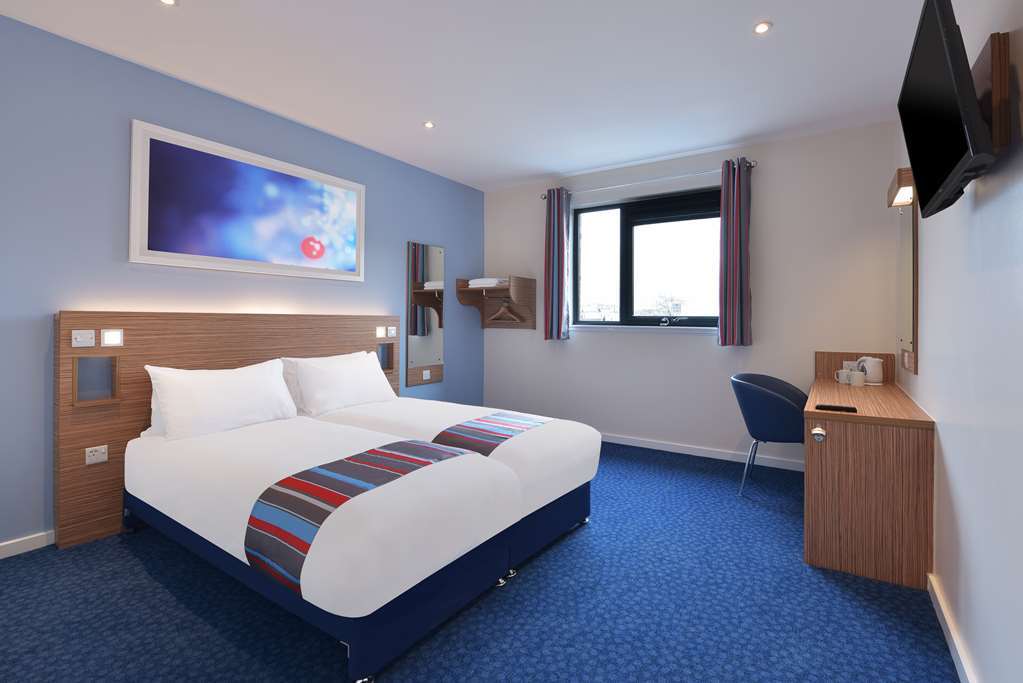 Travelodge Plymouth Roborough Rum bild