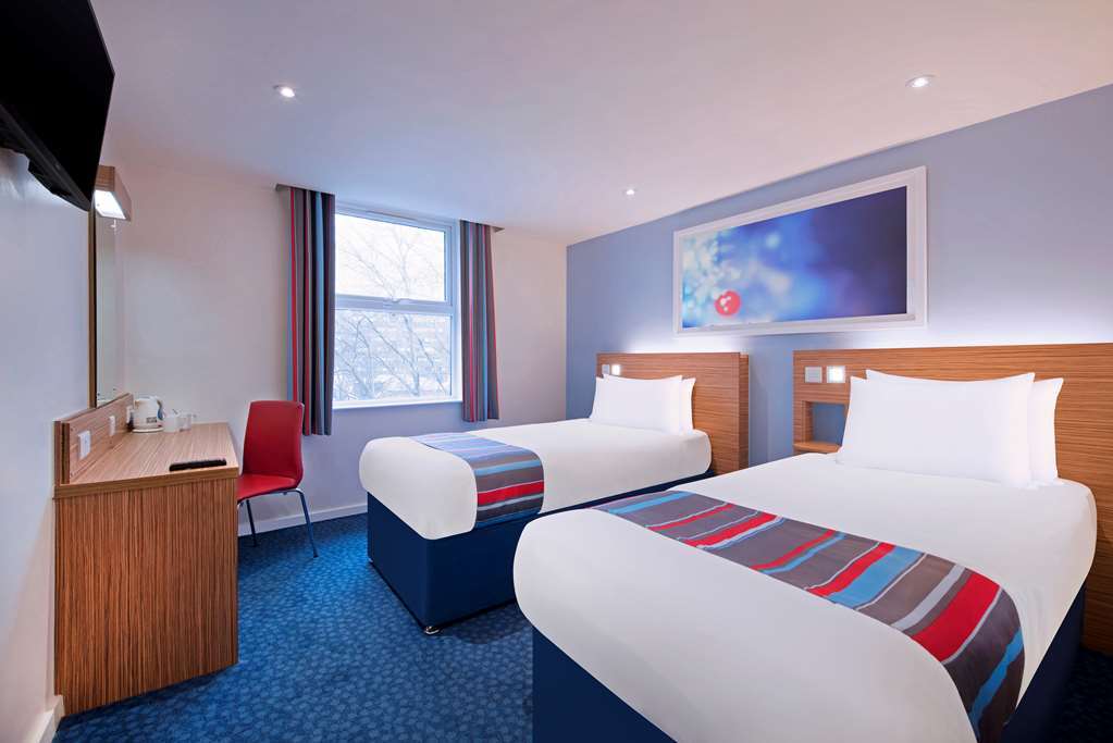 Travelodge Plymouth Roborough Rum bild
